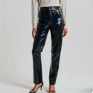 BNWT Abercrombie & Fitch The 90s Straight Ultra High Rise Faux leather Pants 33